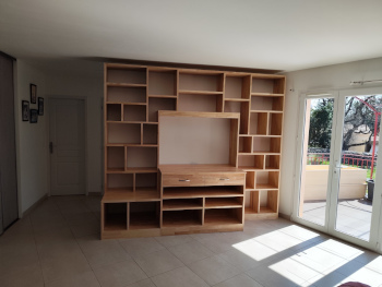 agencement mur salon hevea